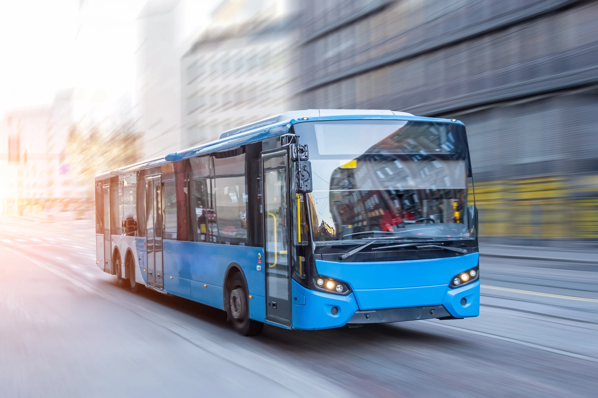 transit bus with polycarbonate windows